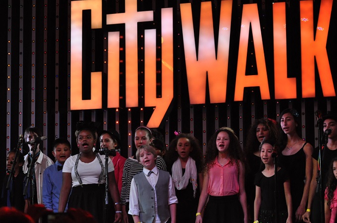 THE KIDS PERFORM AT CITY WALK!